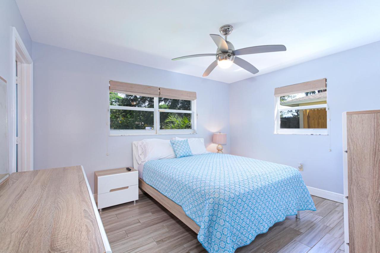 Beautiful Home With Pool And Outdoor Space ウェストパームビーチ エクステリア 写真